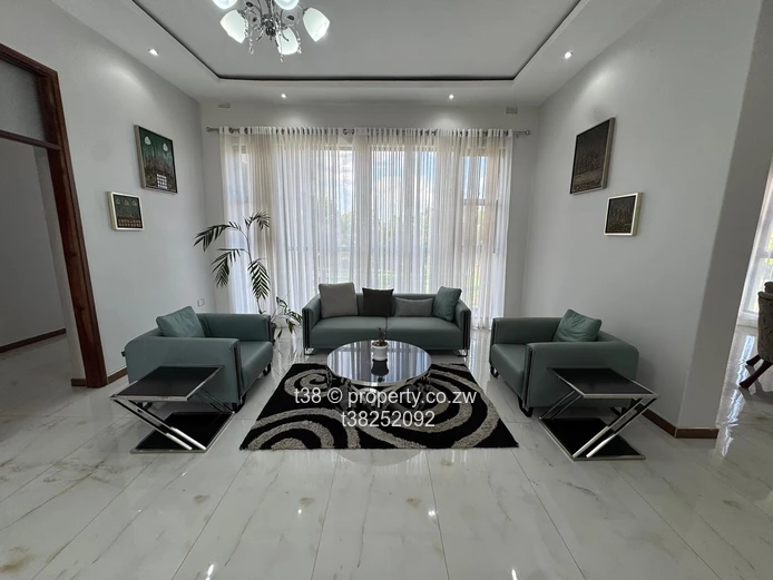 Luxury 5-Bed Umwinsidale: Pool, Terrace, Walk-in Closet & Borehole