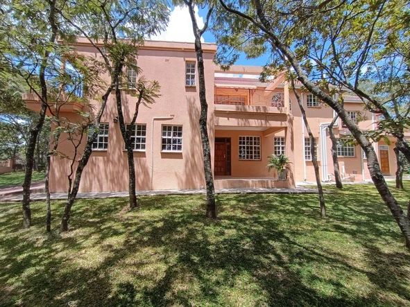 5 Bedroom House
