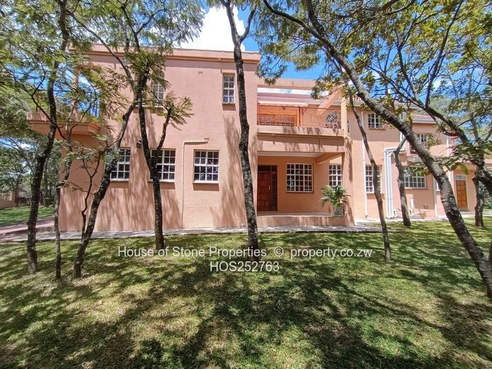 Luxurious Family Home – Folyjon Glen Lorne Sale