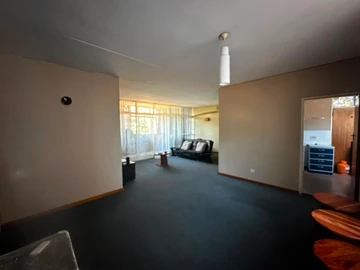 2 Bedroom Flat & Apartment