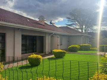 6 Bedroom House