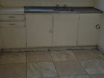 2 Bedroom Flat & Apartment