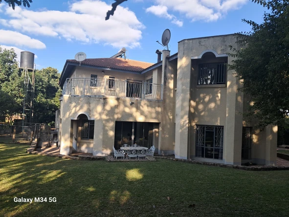 6 Bedroom House