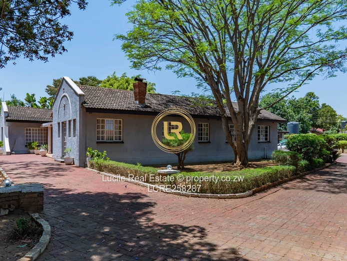 Charming 2-Bedroom Cottage in Borrowdale West – $600 per Month