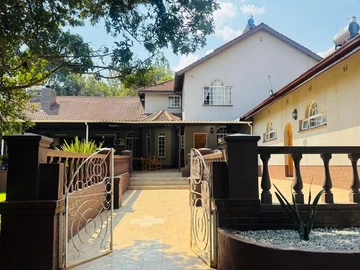 6 Bedroom House
