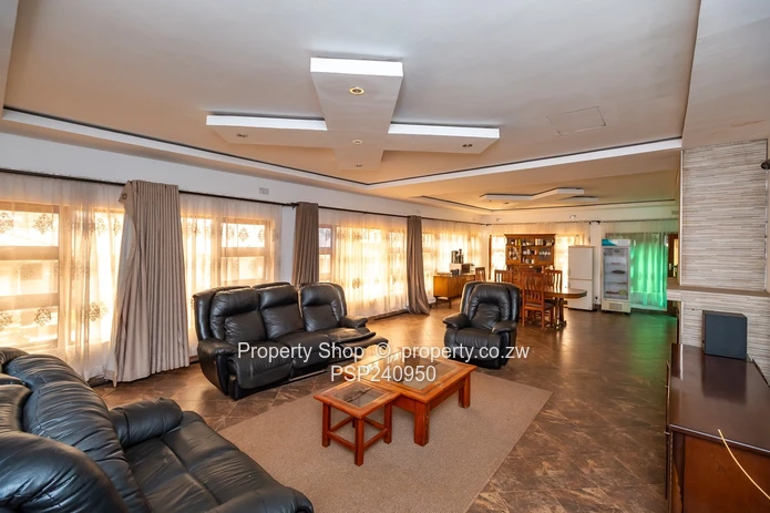 Mansion In A Well Established Surburb