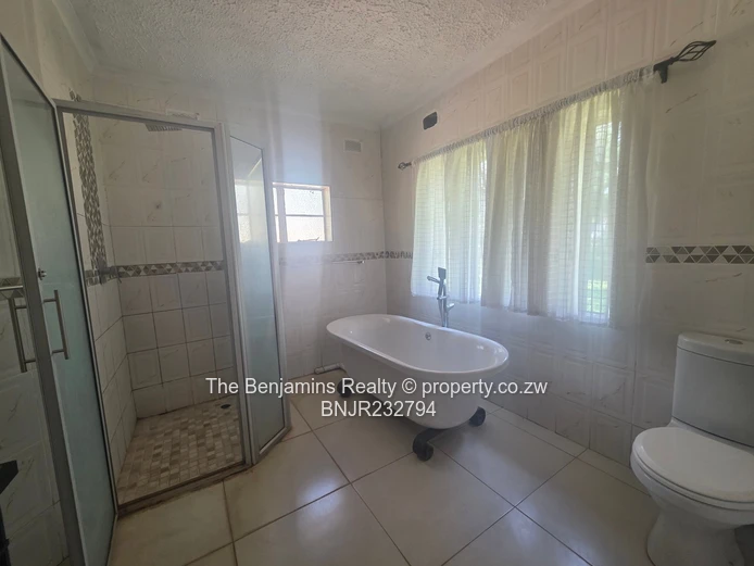 Fully Furnished Home In Greendale