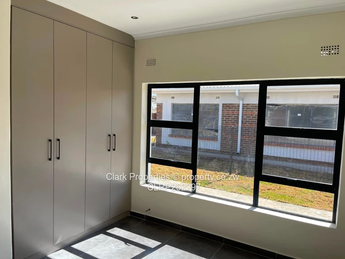 Modern unit available in Malbrough 