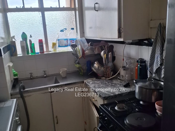 Prime Avenues 1-Bedroom Flat For Sale – Mazowe Mansions (Sole Mandate)