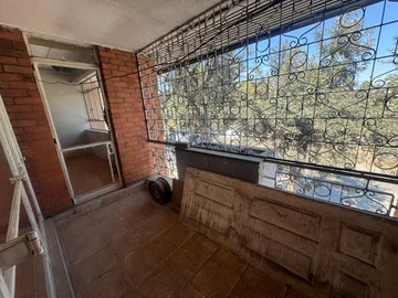 2 Bedroom Flat & Apartment