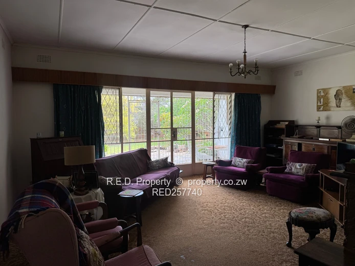 A Home With Generous Grounds In Burnside