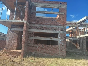 9 Bedroom House