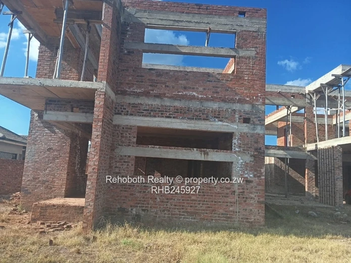 Mount Pleasant: 9-Bed Double-Storey Shell with En-Suite