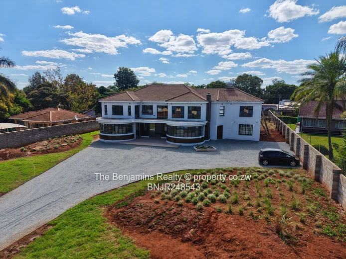 Luxurious House With Commercial Potential