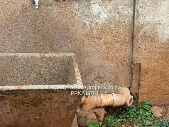 Kambuzuma section 4 house to sale