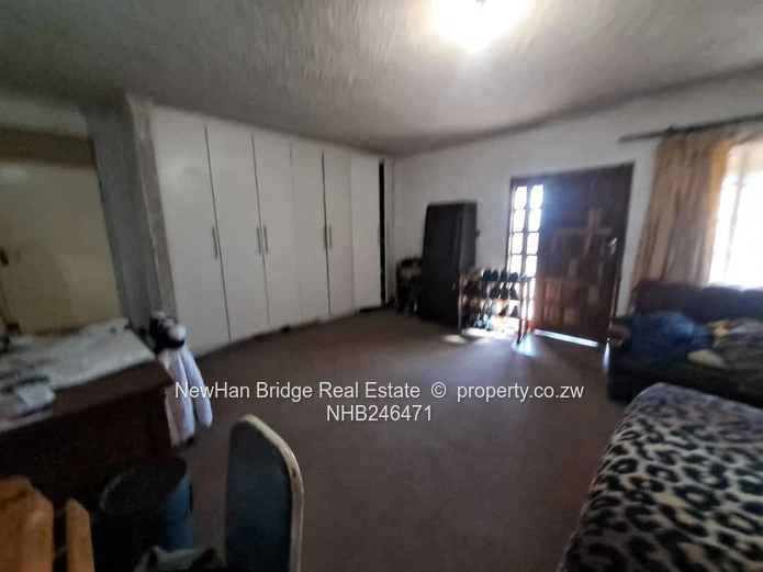 Borrowdale 4-Bed Home with Cottage on 1534m² Stand with Borehole