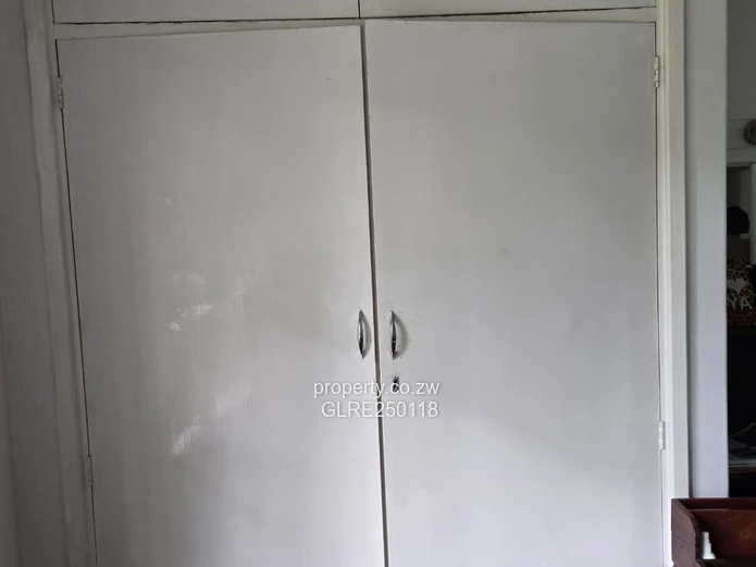 Modern 3-Bed Mount Pleasant Flat - Solar + 24hr Security