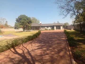 6 Bedroom House