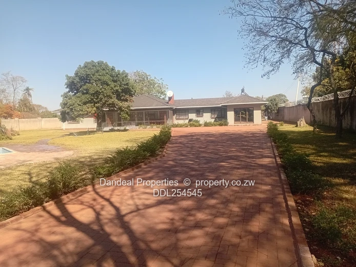 Greendale 6-Bed Family Home with Pool & Borehole