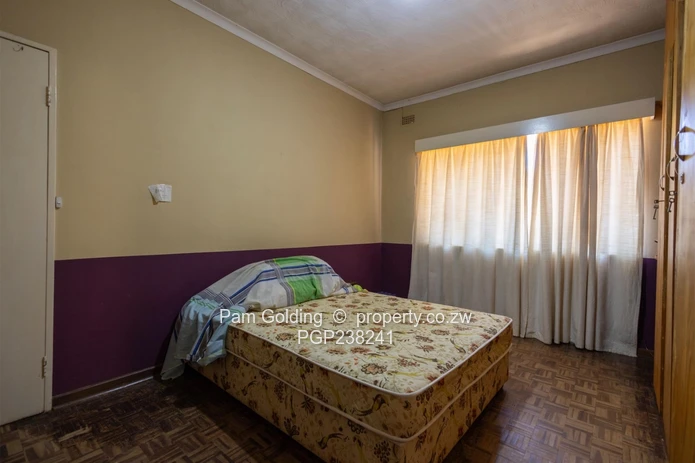 Spacious Home On 1 Acre