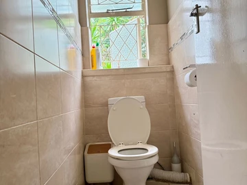 2 Bedroom Flat & Apartment