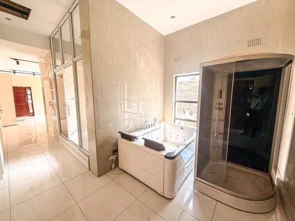 5 Bedroom House