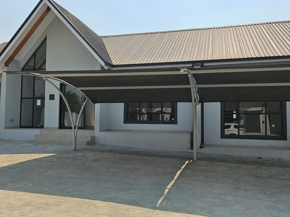 3 Bedroom Flat & Apartment