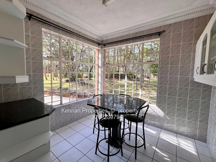 House For Sale in Glen Lorne!