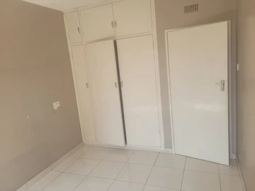 2 Bedroom Flat & Apartment