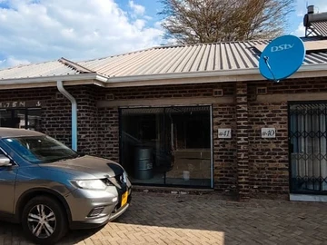 2 Bedroom Flat & Apartment
