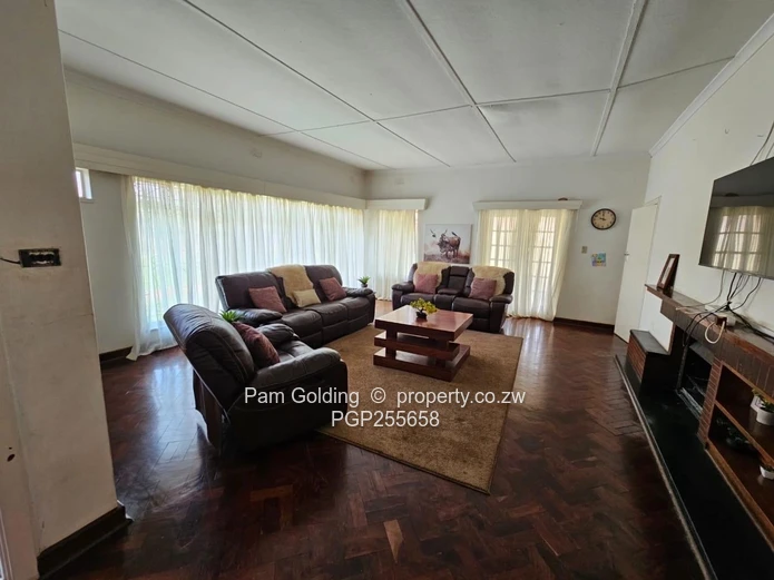 7,435 M² Of Hillside Opportunity