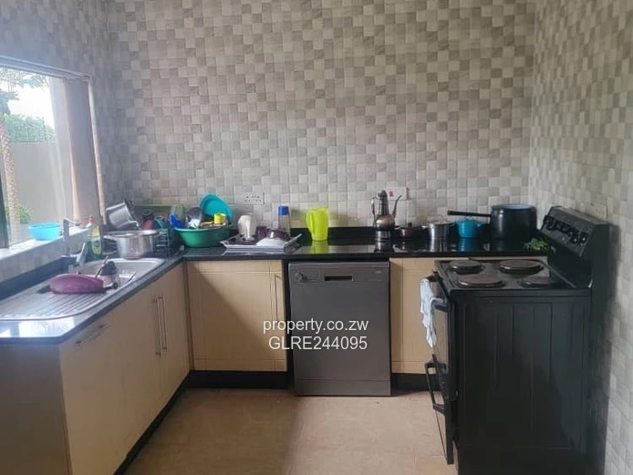 Borrowdale 6-Bed Home | Red-Tiled Roof & Borehole