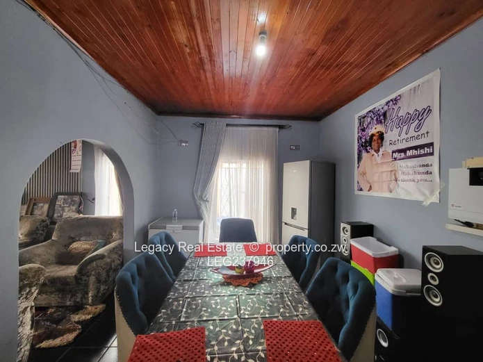 Budiriro 5 Property with Double Garage & 4 Bedrooms