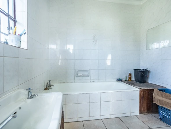 Farm & Agricultural Land