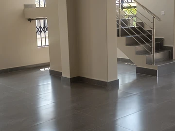 3 Bedroom Flat & Apartment