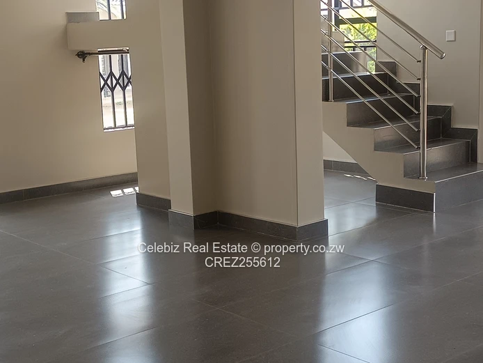 Old Marlborough duplex flat to let 