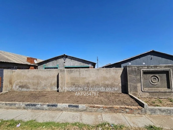 Chitungwiza Unit P Extension | Property For Sale