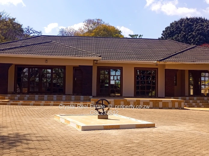 Commercial property to let- Bluffhill