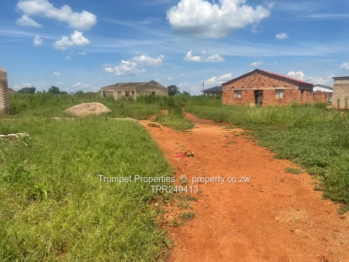 300m² Budiriro Stand on Red Earth Track, Gravel (Sole Mandate)