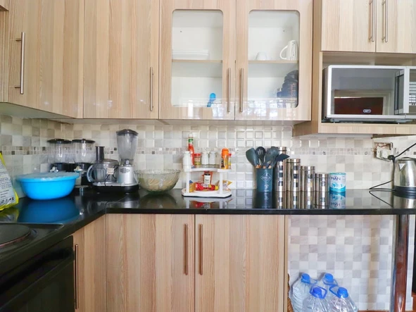 2 Bedroom Flat & Apartment