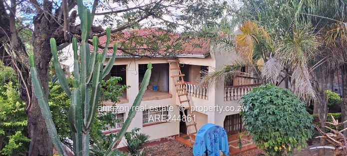 5Bedrooms House For Sale