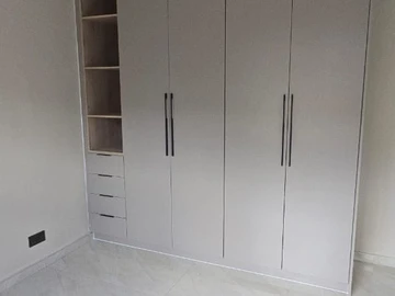 2 Bedroom Flat & Apartment
