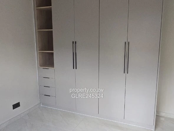 Spacious 2-Bed Apartment in Vainona — Modern Kitchen & Borehole (Sole Mandate)