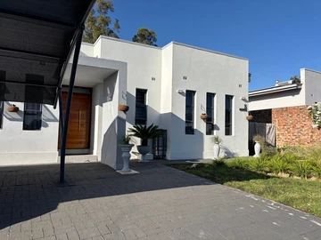 Modern 3 bedroom cluster for sale