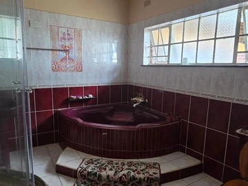 Farm & Agricultural Land