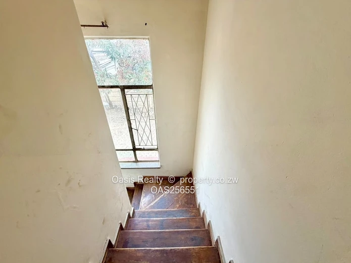 Conveniently Located Braeside House For Rent 