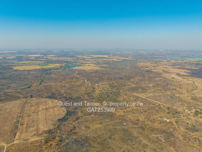 A Choice Of Two Farms - Banket / Rafingora