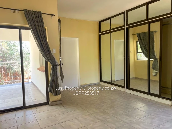 Grand 6-Bedroom Home on 4452 m², Borrowdale Brooke (Sole Mandate)