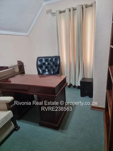 3 Beds Helensvale ,fully furnished garden flat to let 