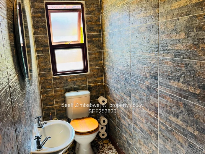 Modern 5-Bed Luxury Residence for sale in Quinnington, Borrowdale